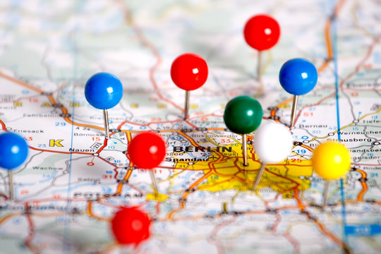 Segnapunti su carta geografica