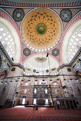 Fototapeta na wymiar Wnętrze Meczet Sulejmana Wspaniałego