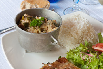cassolette de la mer, poisson, riz, salade