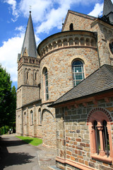 Fototapeta na wymiar Kirche im Rheinland