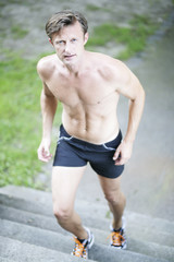 Obraz premium Läufer auf der Treppe