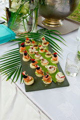 toasts petits four