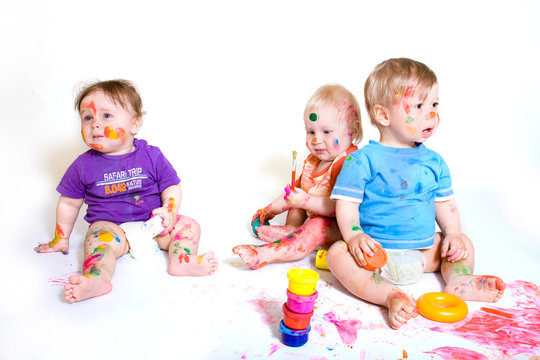 babies painting