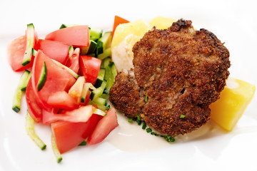Cutlet with vegetables