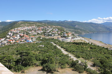 Obraz premium Blick von Nehaj auf Neubaugebiet von Senj