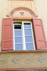 Malerisches italienisches Fenster