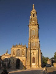 Fototapeta na wymiar Bazylika Notre Dame z Verdelais; Gironde; Aquitaine
