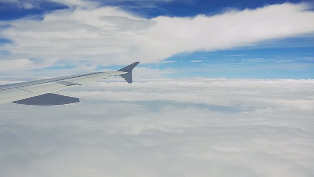 vista dal finestrino di un aereo