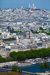 Fototapeta na wymiar Montmartre z Bazyliką Najświętszego Serca