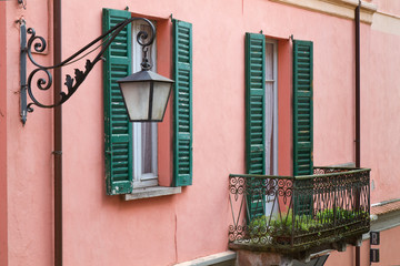 Typisches Wohnhaus am Comer See, Norditalien