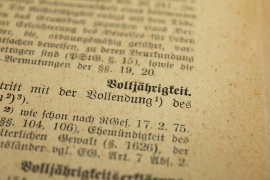 Volljährigkeit Bilder – Durchsuchen 22,788 Archivfotos, Vektorgrafiken ...