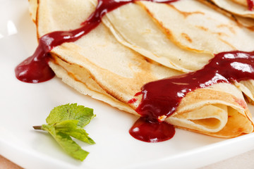 pancakes with chocolate sauce