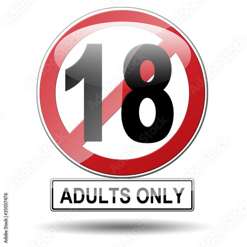 "Senal trafico redonda texto 18 ADULTS ONLY" Stock photo