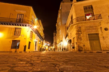 Fotobehang Old Havana at night © kmiragaya