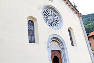 Fototapeta premium Kirche “Santa Tecla” in Torno am Comer See, Italien