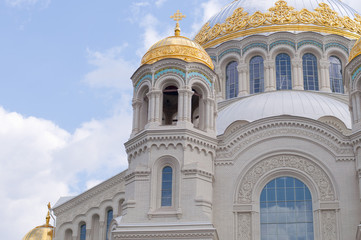 Fototapeta na wymiar Naval cathedral in Kronshtadt, Russia