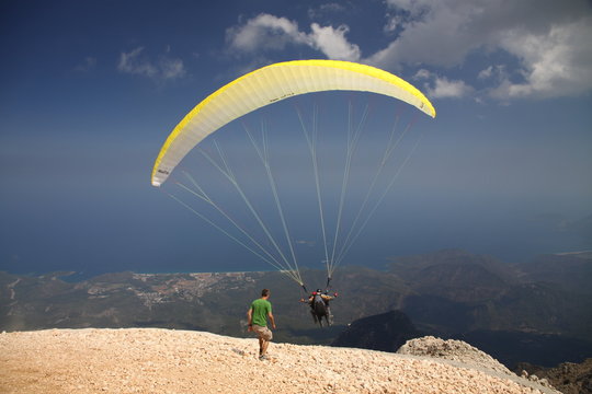 Yama&ccedil; Paraş&uuml;t&uuml;