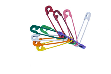 viele bunte Sicherheitsnadel