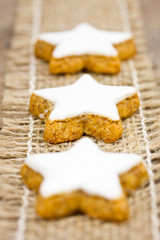 drei Zimtsterne