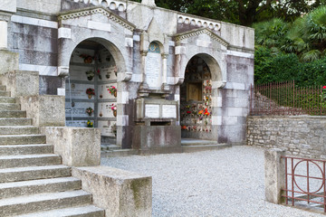 Naklejka premium Italienischer Friedhof am Comer See