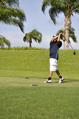 Obraz premium preteen golfing
