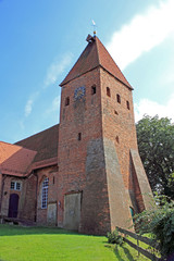 Fototapeta premium Gotische Backsteinkirche St.-Johannes-der-Täufer, Drakenburg