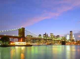 Fototapeta na wymiar Brooklyn Bridge i Downtown Manhattan