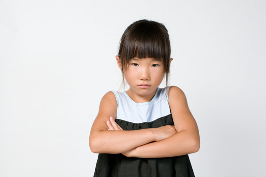 「睨む」の写真素材 | 6,952件の無料イラスト画像 | Adobe Stock