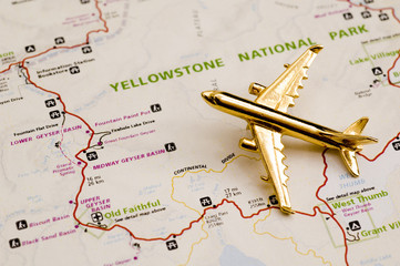 Fototapeta na wymiar Samolot Ponad Yellowstone