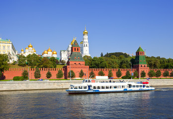 Obraz premium Moscow Kremlin and Moskva River