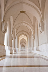 Fototapeta na wymiar Marble corridor leading to the Sultan of Oman's palace