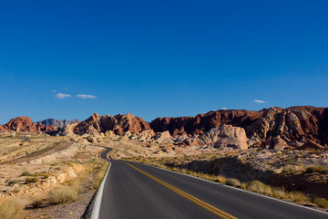 route traversant la Valley of Fire