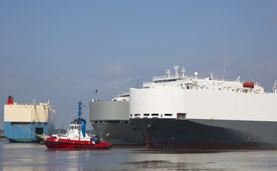 tug with big special ships