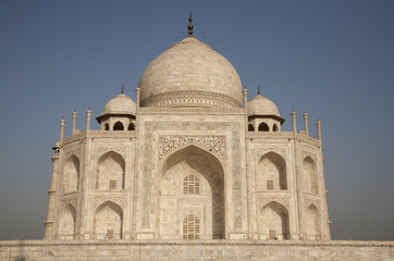 Fototapeta na wymiar View on Taj Mahal arly in the morning