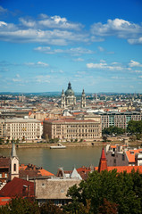 Obraz premium St. Stephen Basilica view form Buda Castle