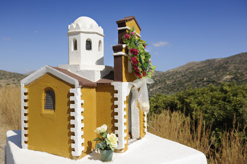 Miniature greek chapel on roadside to Matala - obrazy, fototapety, plakaty