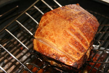 Gegrillter Krustenbraten