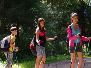 kids hiking trip