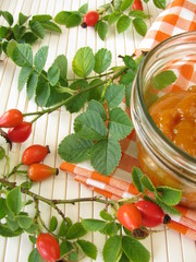 Hagebuttenkonfitüre