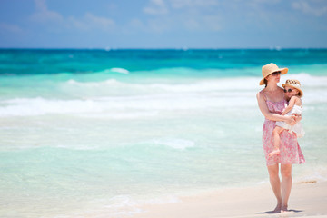 Fototapeta premium Mother and daughter on vacation