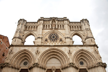 Fototapeta na wymiar Fasada katedry w Cuenca