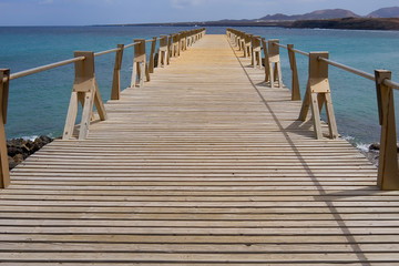 Fototapeta premium Pasarela sobre el mar
