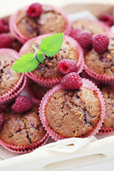 muffins with raspberries