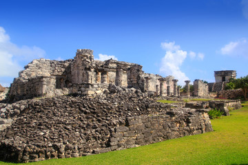Fototapeta na wymiar Starożytne ruiny Majów Tulum Meksyk Quintana Roo