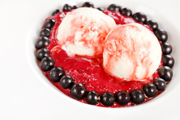 Ice cream with fresh berries