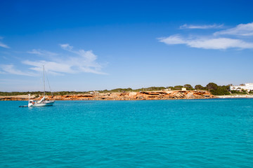 Fototapeta na wymiar Cala Saona Formentera ibiza jachtu wyspa