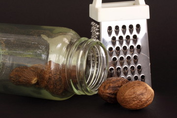 nutmeg, bottle and grater