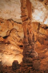 intérieur de grotte - spéléologie