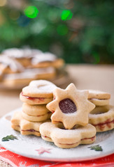Linzer cookies