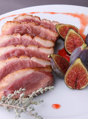 magret de canard et figues fraiches